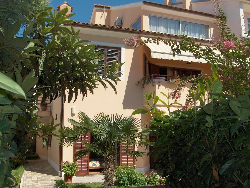 Apartments Villa Brigita Rovinj Exterior photo